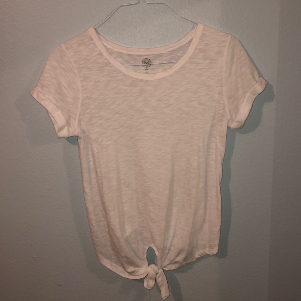 White tee